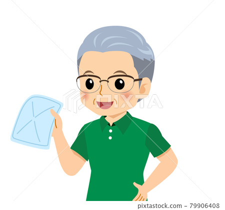 White-haired man in short sleeves 79906408