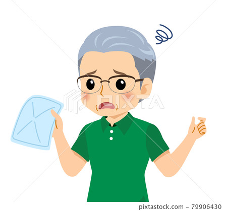 White-haired man in short sleeves 79906430