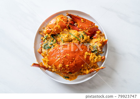 Stir Fried Crab with Curry Powder Stir Fried Crab with Curry Powder 79923747