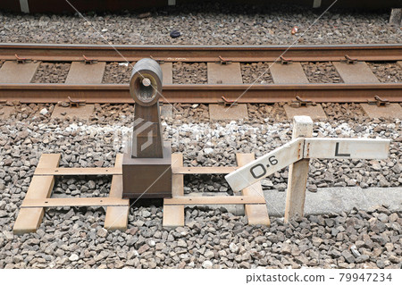 Tokyo Station 0 km post 79947234