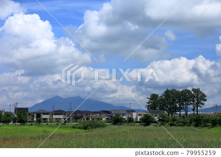 筑波山和夏天的雲 79955259