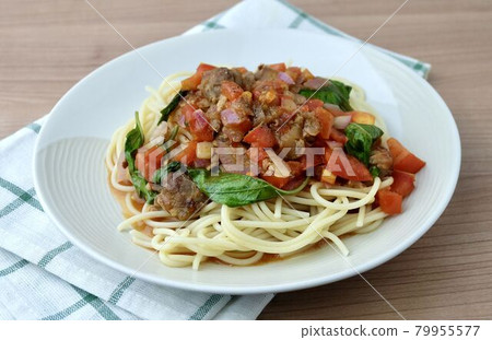 Spaghetti with Pork, Tomato and Sweet Basil Spaghetti with Pork, Tomato and Sweet Basil 79955577