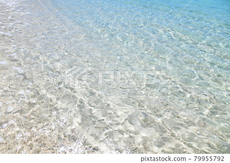 Okinawa transparent waves 79955792