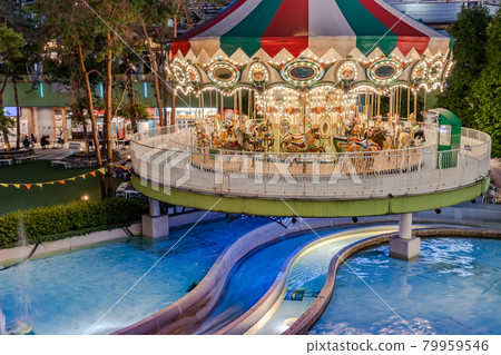 後樂園遊樂園旋轉木馬池 79959546