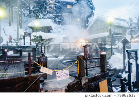 野澤溫泉村隆冬大雪 79962632
