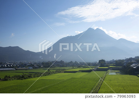 Yufudake and Yufuin morning Yufudake and Yufuin morning 79963093