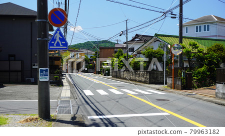 日本道路交通標誌<09>(人行橫道和人行橫道標誌) 日本道路交通標誌<09>(人行橫道和人行橫道標誌) 79963182