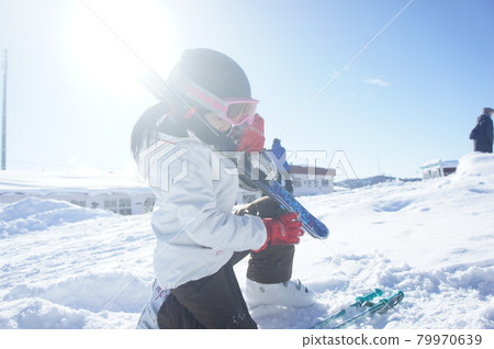 Girls skiing 79970639