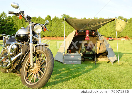 營地遊覽場景 79971886