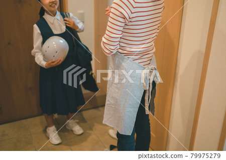 Junior high school mom Junior high school mom 79975279