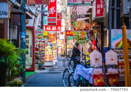 日本東京的橫濱都市風景在第四個聲明之下。感染蔓延,橫濱唐人街(香港路)... = 7月19日 日本東京的橫濱都市風景在第四個聲明之下。感染蔓延,橫濱唐人街(香港路)... = 7月19日 79987793