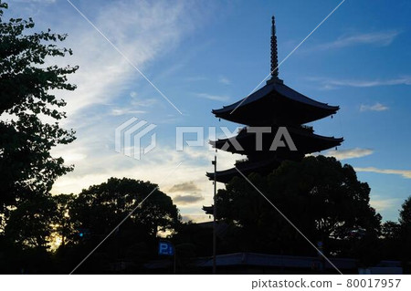 Kyoto Five-storied pagoda 80017957