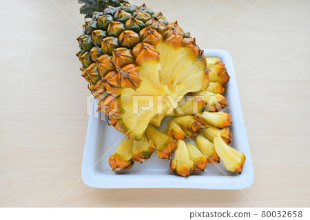 Snack pine image Snack pine image 80032658