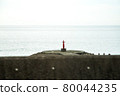 Sea and man-made objects 80044235