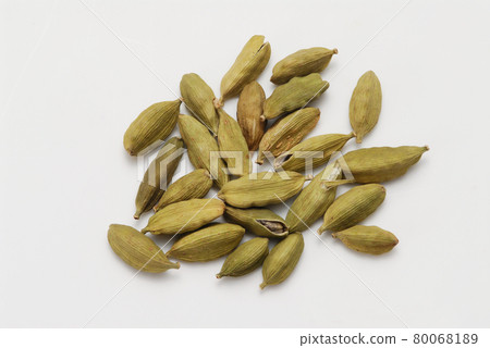 Spice cardamom 80068189