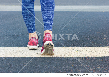 向前走的狀態 80093494