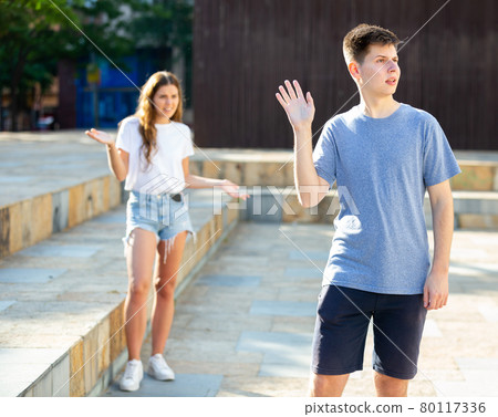 A couple is having an arguement A couple is having an arguement 80117336