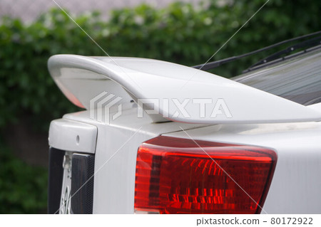 Car trunk spoiler 80172922