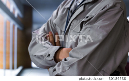 Men at work 80184388