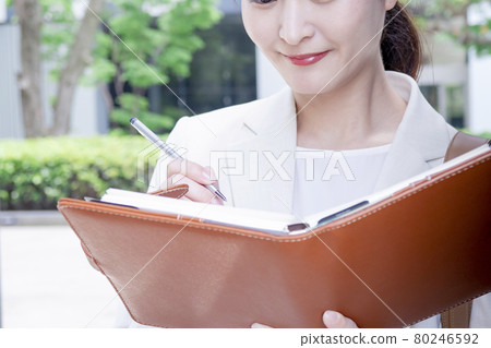 Business scene female 80246592