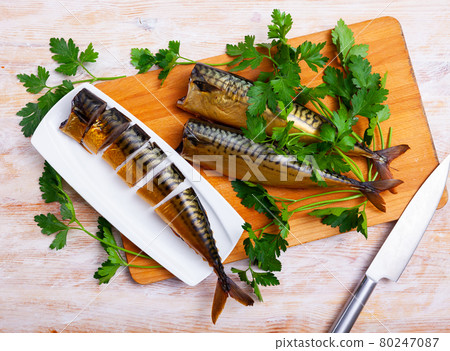Sliced smoked scomber with greens Sliced smoked scomber with greens 80247087