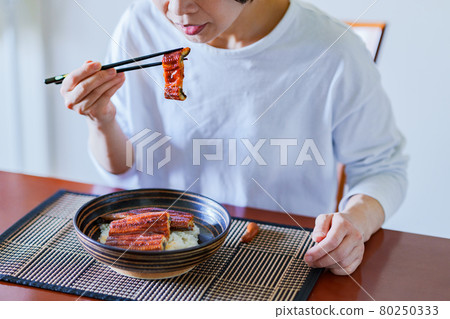 Eel Eating Senior [Day of the Ox for Earth] 80250333
