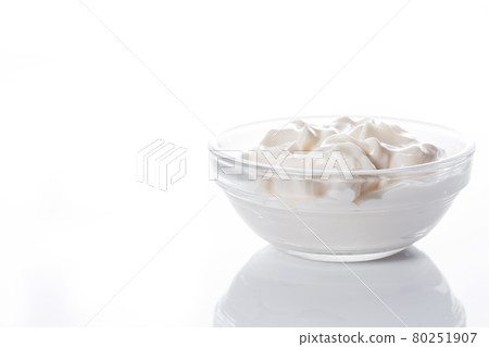 Sour cream in crystal bowl 80251907