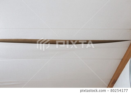 Peeled ceiling cloth Peeled wallpaper Peeled ceiling cloth Peeled wallpaper 80254177