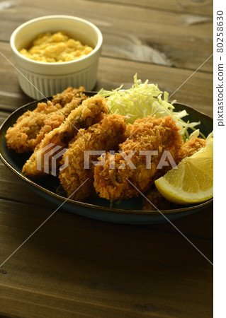 Deep fried oysters  80258630