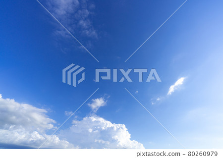 Summer sky blue sky, white clouds Summer sky blue sky, white clouds 80260979