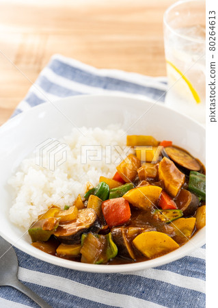 Summer vegetable curry 80264613