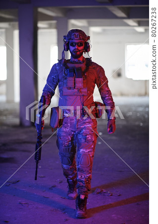 modern warfare soldier in urban environment modern warfare soldier in urban environment 80267238