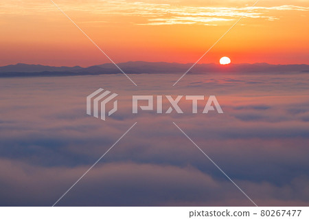 雲海之上高谷山的夢幻日出 80267477