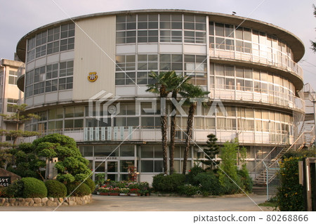 Kawanishi Elementary School Circular School Building / Industrial Heritage / Hyogo Prefecture 80268866