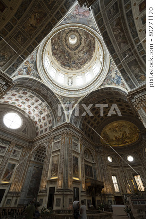 Basilica Sant'Andrea in Mantova, Italy. 80271120