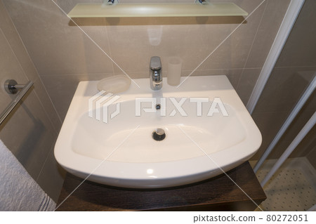 white ceramic washbasin 80272051