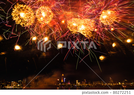 A night sky full of brilliant fireworks A night sky full of brilliant fireworks 80272251