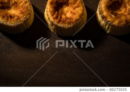 Basque cheese cake Basque cheese cake 80275035