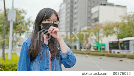 woman feel sick and cough woman feel sick and cough 80276053