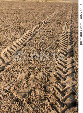 Tractor trail Tractor trail 80276403