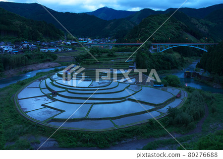 A magnificent view spreads out in this place where the Arita River meanders greatly A magnificent view spreads out in this place where the Arita River meanders greatly 80276688