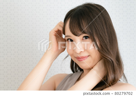 年輕女性的美麗形象 年輕女性的美麗形象 80279702