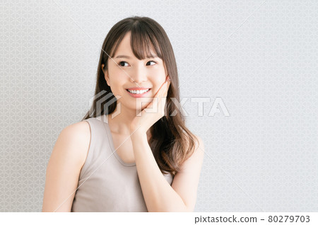年輕女性的美麗形象 年輕女性的美麗形象 80279703