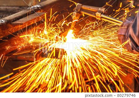 Sparks while cutting steel 80279746