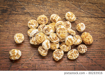 organic peeled tiger nuts organic peeled tiger nuts 80283916