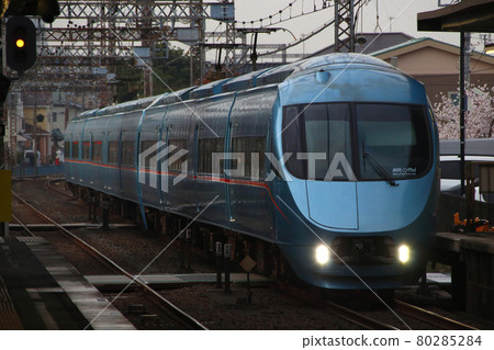 [OH] Odakyu Romance Car: Limited Express Metro Morning Way (60000 MSE car) 80285284