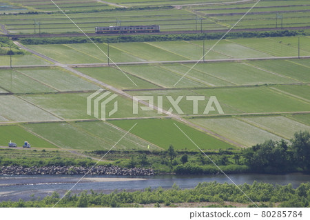 魚沼地區農村和上越線E129系列 80285784