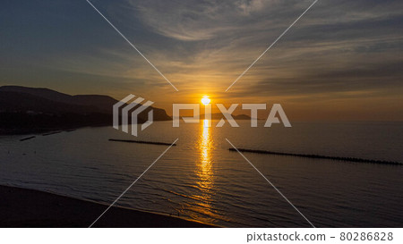 Summer Zenibako coastal sunset 80286828