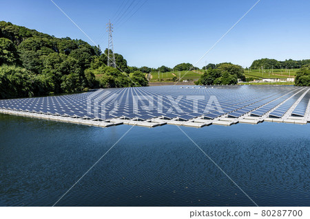 使用農業池塘的太陽能發電設施 使用農業池塘的太陽能發電設施 80287700