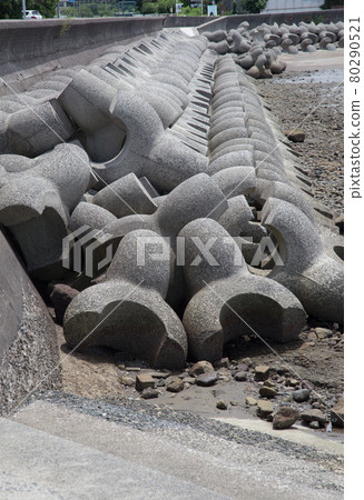 Matama coast wave-dissipating block Matama coast wave-dissipating block 80290521